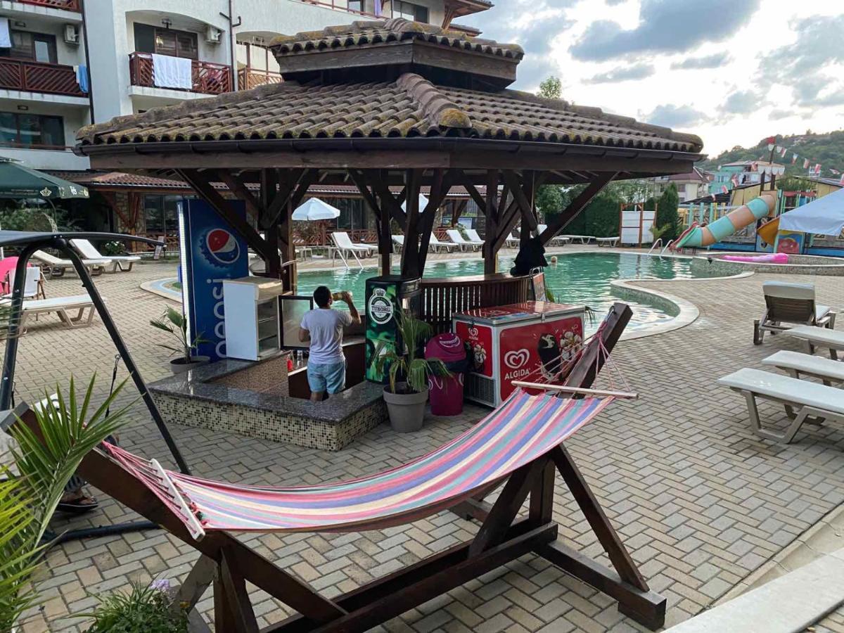 Mm Complex Aparthotel Primorsko Bagian luar foto