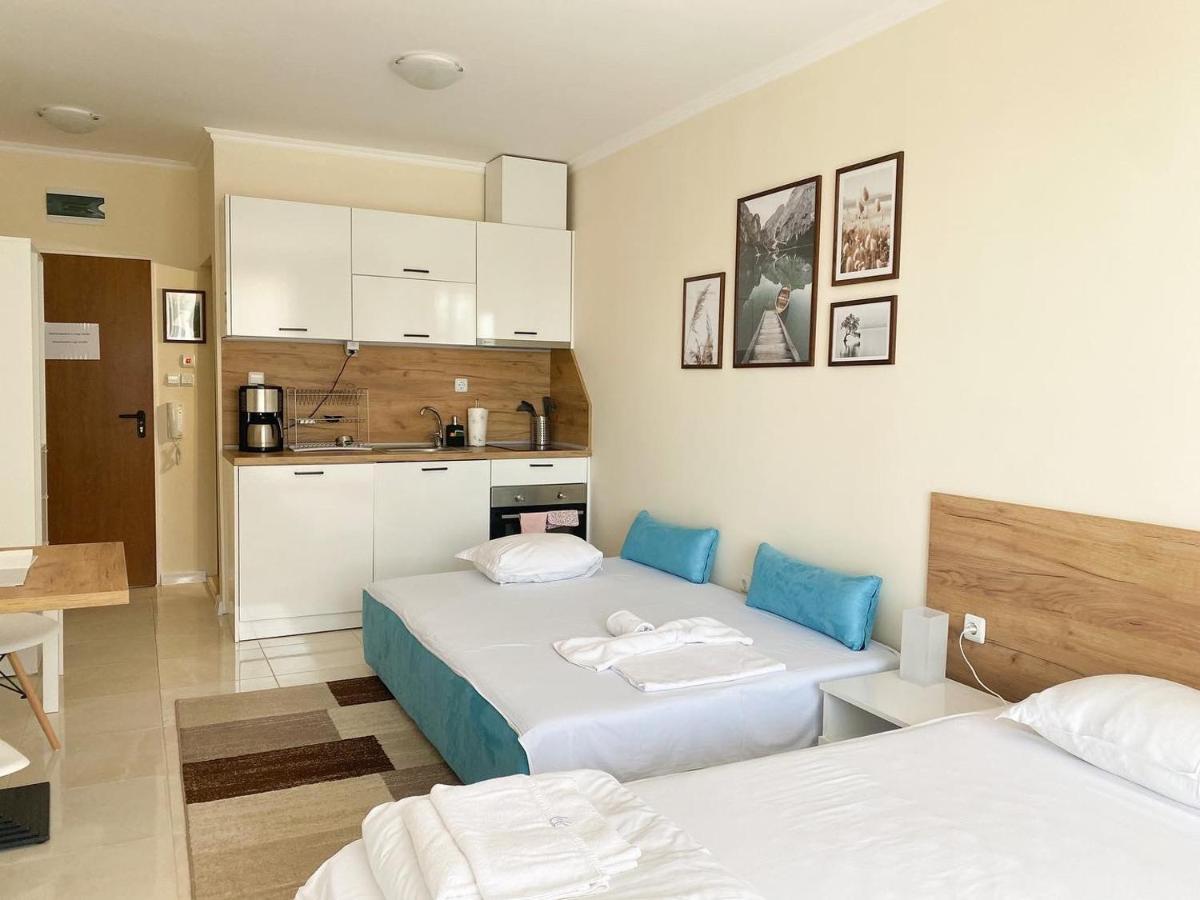 Mm Complex Aparthotel Primorsko Bagian luar foto