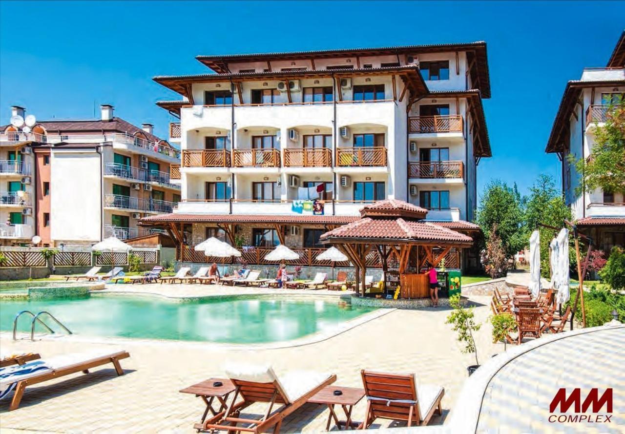 Mm Complex Aparthotel Primorsko Bagian luar foto